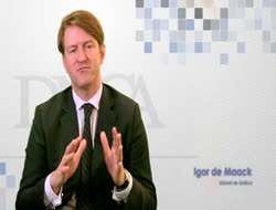 Pourquoi avoir changé l'orientation du fonds Gallica, notamment par rapport à  Centifolia?